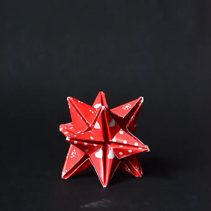 Origami-Omega-Star-Kusudama-Designed-By-Philip-Shen-