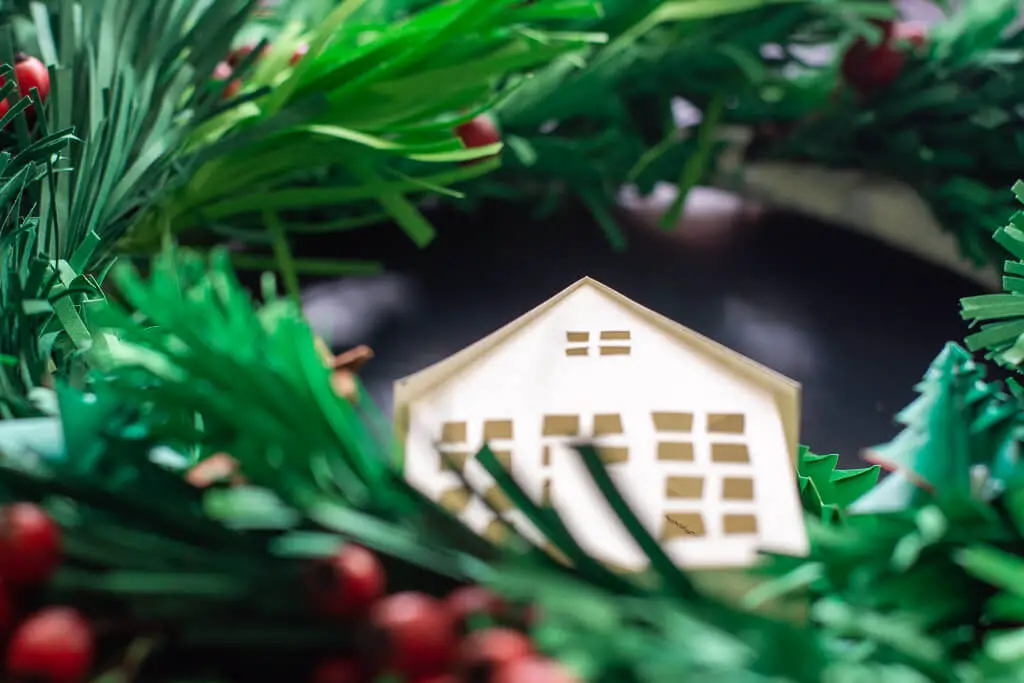 paper christmas wreath